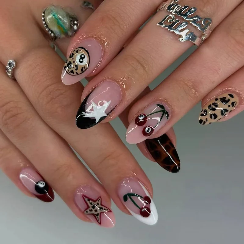 Künstlerisches Themen-Nagelkunst-Design-Kit