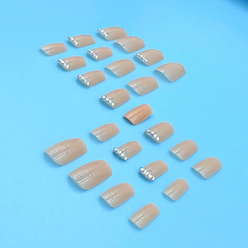 Elegantes Strass Akzent Nagelkunst Set