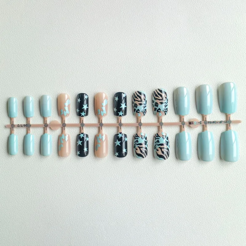 Künstlerisch gemusterte Nagelkunst