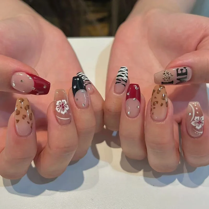 Künstlerisches kunstvolles Nageldesign-Set