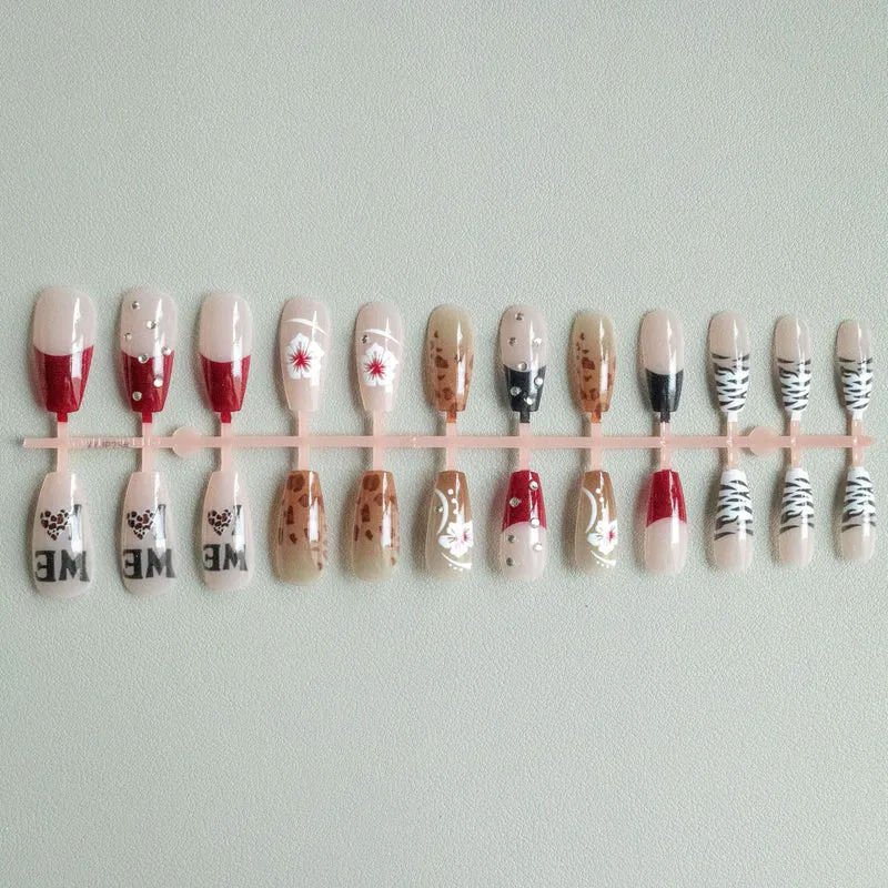 Künstlerisches kunstvolles Nageldesign-Set