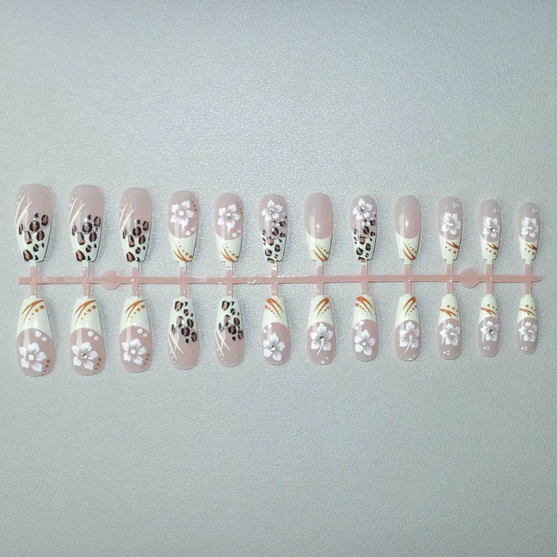 Künstlerisches Blumen- und Tiermotiv-Nagelkunst-Set
