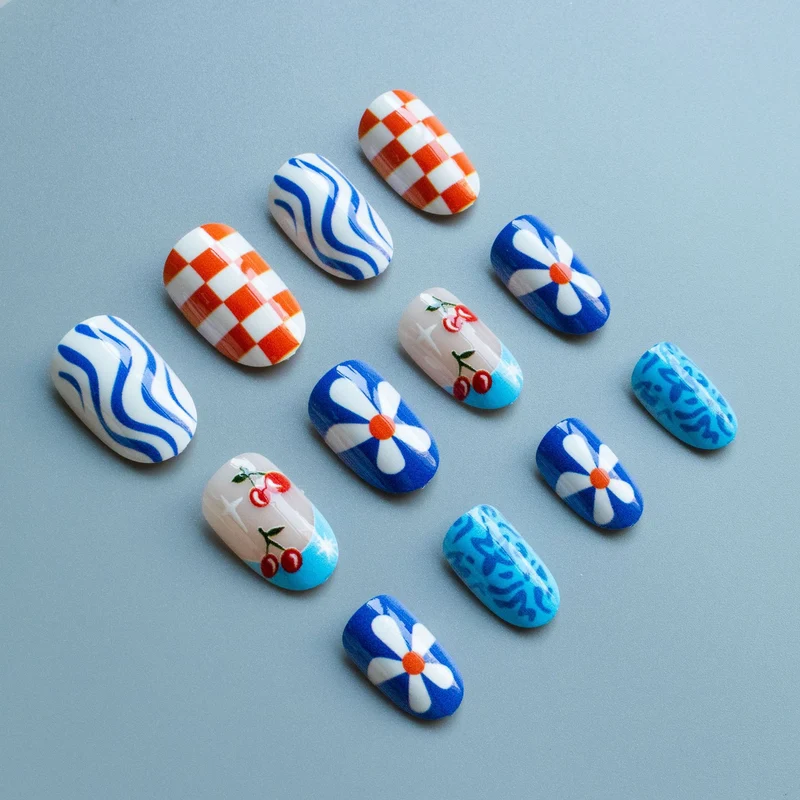 Künstlerisches Nageldesign-Kit mit saisonalen Themen