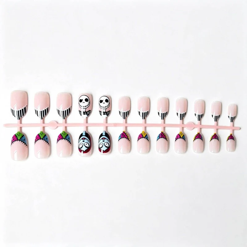 Künstlerisches von Halloween inspiriertes Nagelkunstset