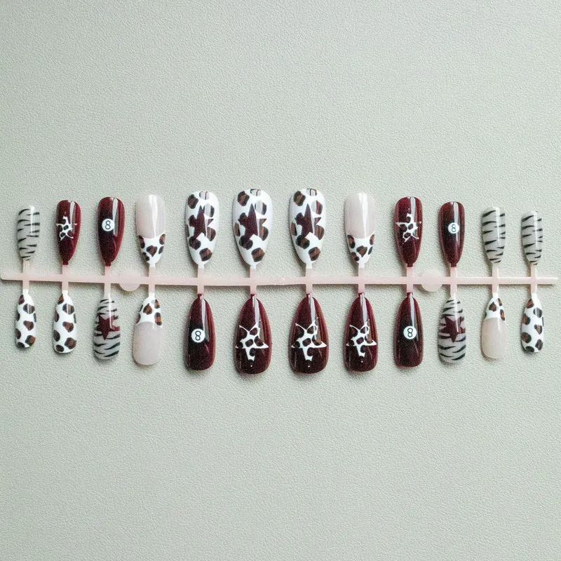 Künstlerisches Tierdruck Nageldesign-Set