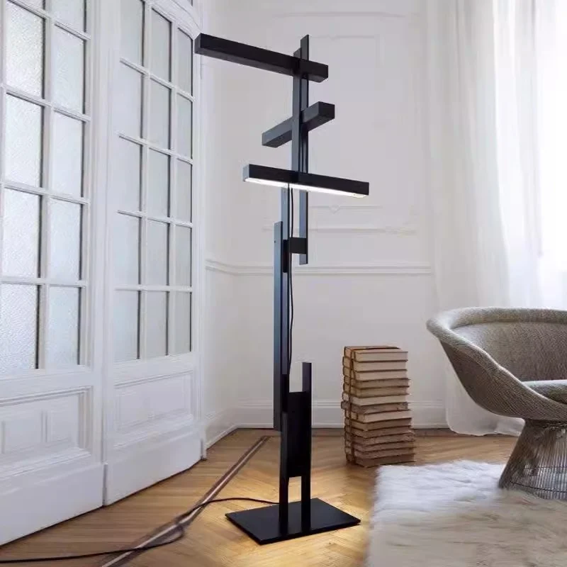 Moderne artikulierte Stehlampe
