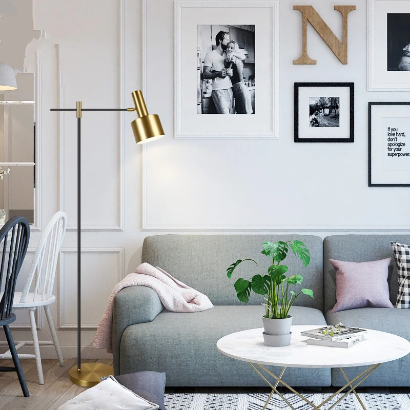 Moderne verstellbare Stehlampe