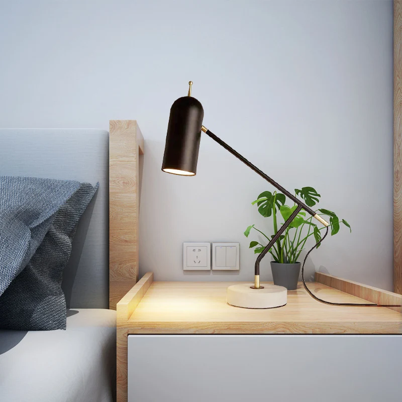 Moderne verstellbare Schreibtischlampe mit Marmorbasis