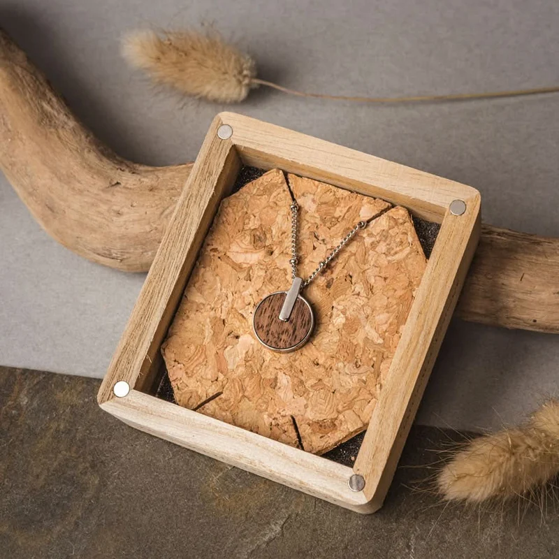 Opacity Halskette mit rundem Holz Anhänger - Holzkern Modell: Jewelry