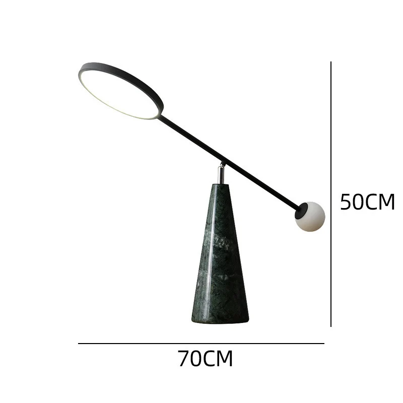 Moderne verstellbare Schreibtischlampe mit geometrischem Sockel