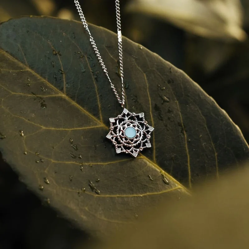 Aphonia Halskette Schneeflocken Anhänger - Holzkern Modell: Jewelry