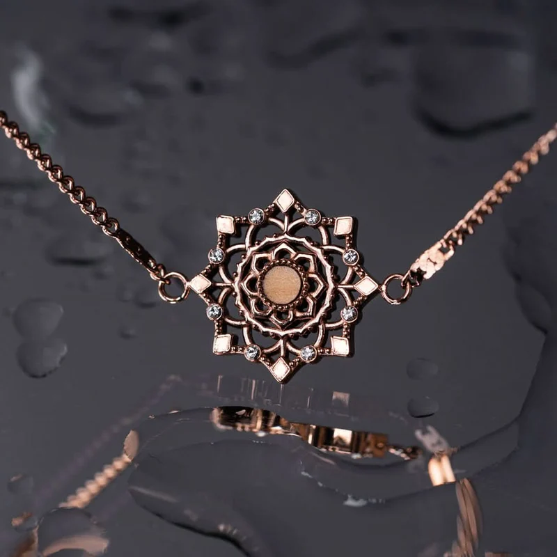 Aphonia Armband mit Schneeflocken Anhänger - Holzkern Modell: Jewelry