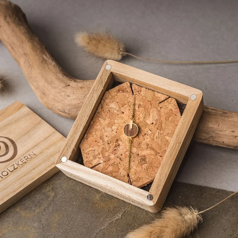 Opacity Armband mit rundem Holz Anhänger - Holzkern Modell: Jewelry