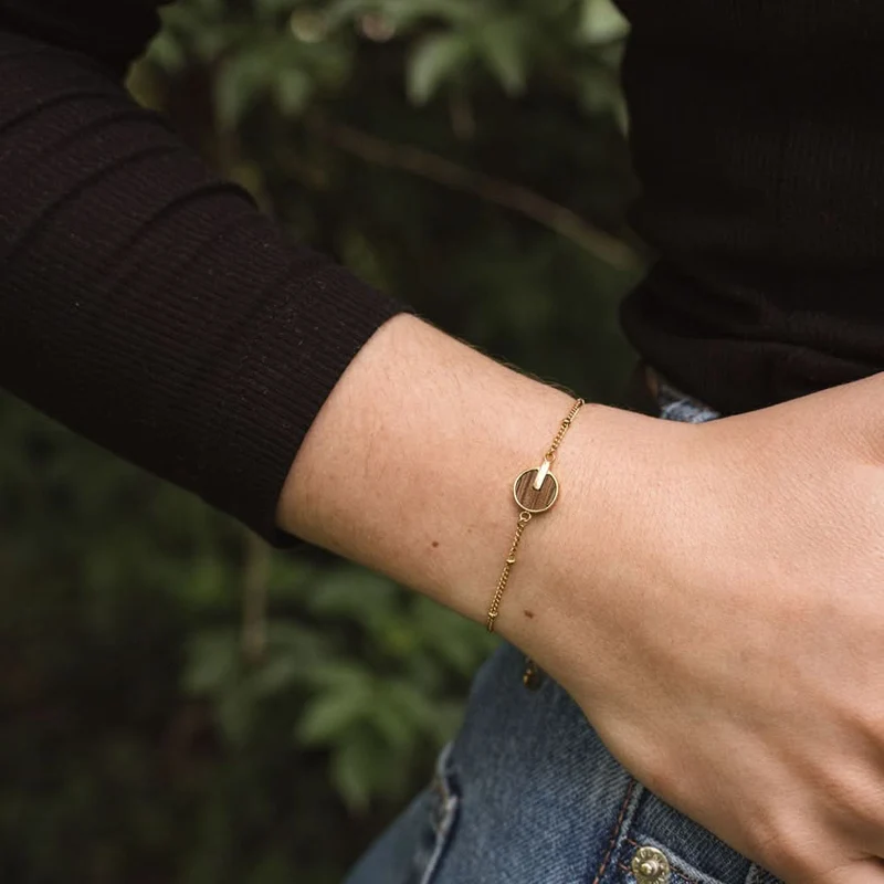 Opacity Armband mit rundem Holz Anhänger - Holzkern Modell: Jewelry