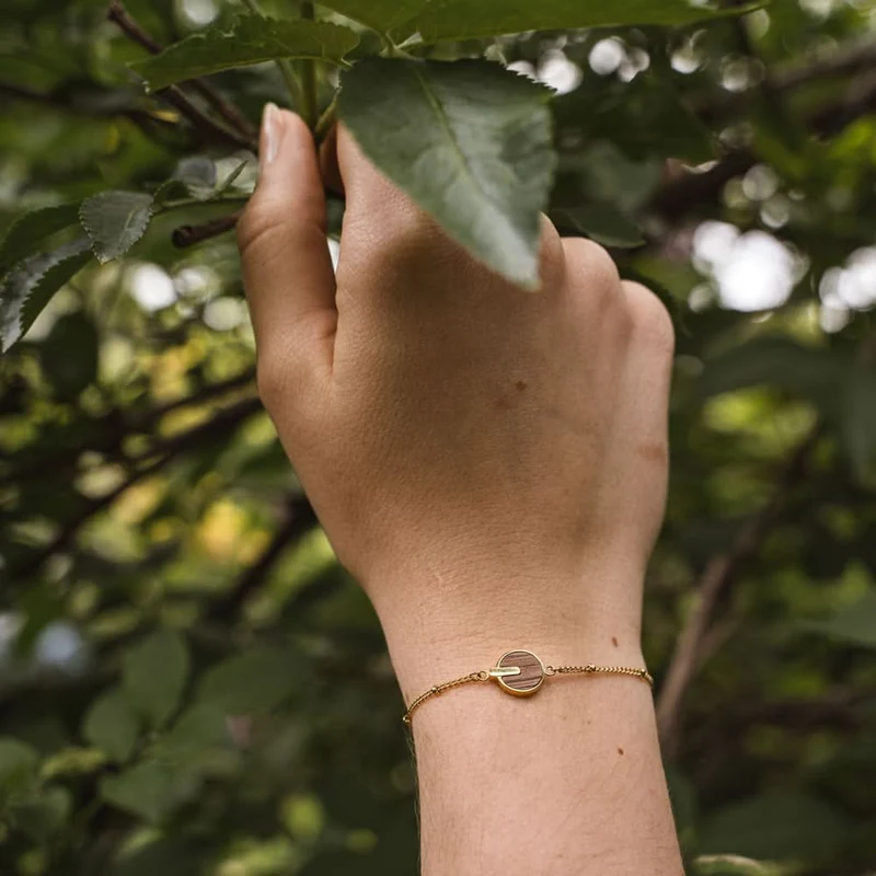 Opacity Armband mit rundem Holz Anhänger - Holzkern Modell: Jewelry