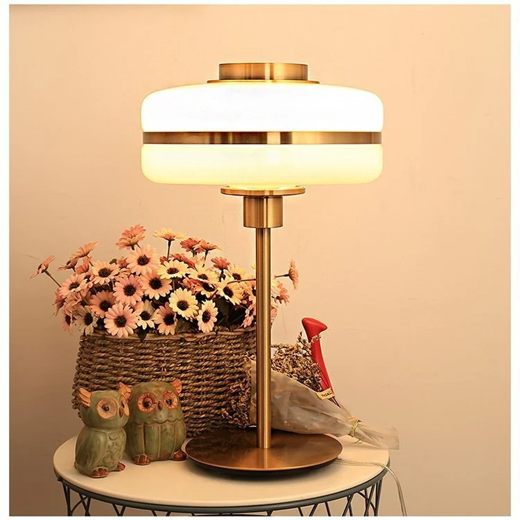 Moderne Gold Akzent Stehlampe