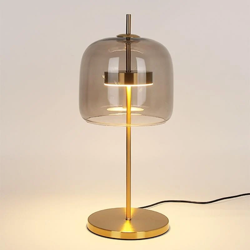 Moderne Glas Tischlampe mit goldenen Akzenten