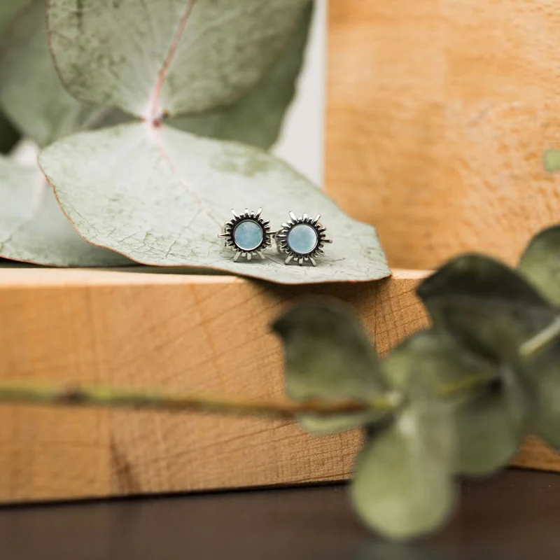 Shade Ohrstecker Sonne mit blauem Perlmutt Holzkern Modell Jewelry