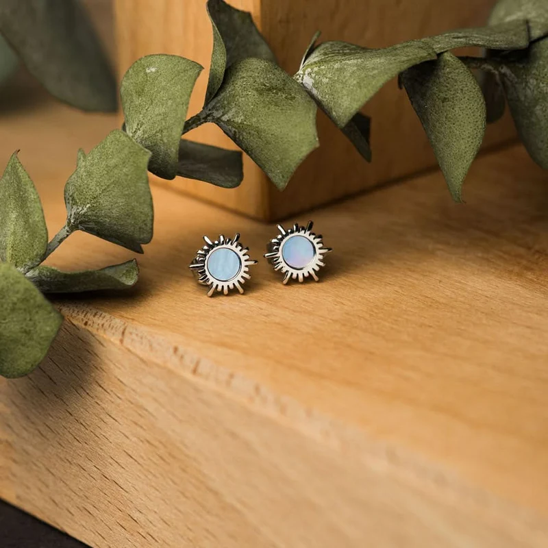Shade Ohrstecker Sonne mit blauem Perlmutt Holzkern Modell Jewelry