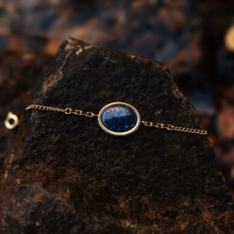 Mirror Armband mit ovalem Anhänger - Holzkern Modell: Jewelry