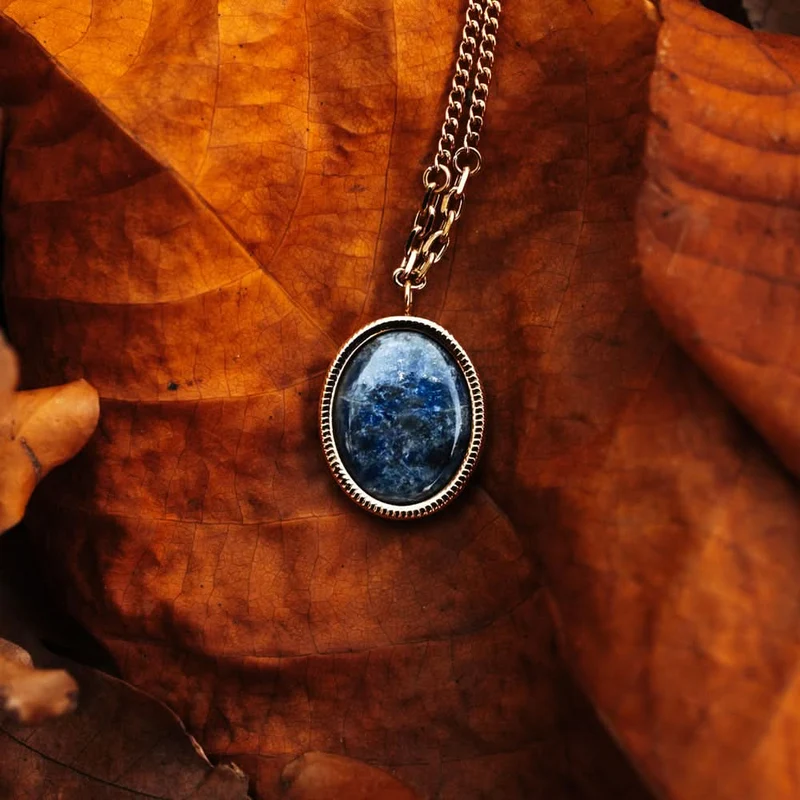 Mirror Halskette mit ovalem Anhänger - Holzkern Modell: Jewelry