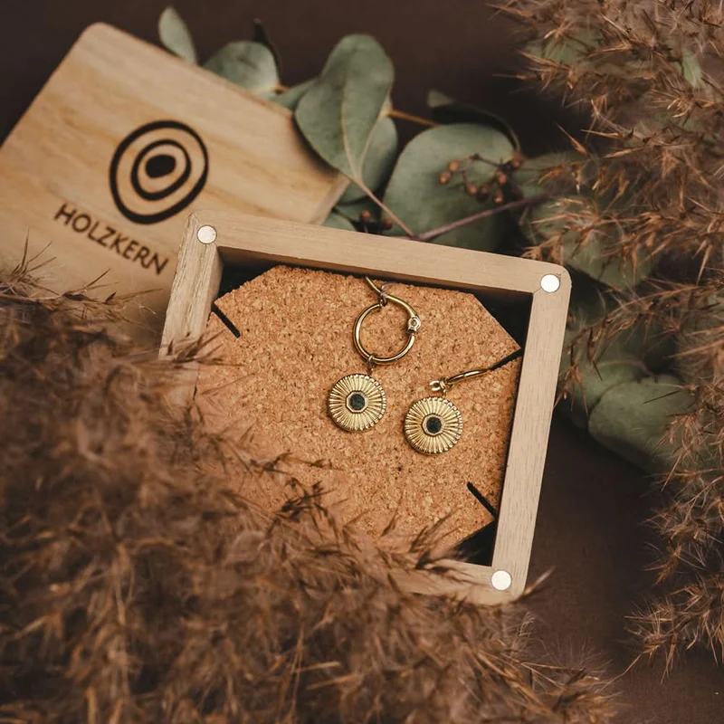 Stencil Ohrhänger mit rundem Anhänger - Holzkern Modell: Jewelry