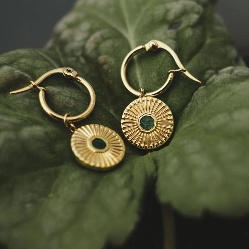 Stencil Ohrhänger mit rundem Anhänger - Holzkern Modell: Jewelry