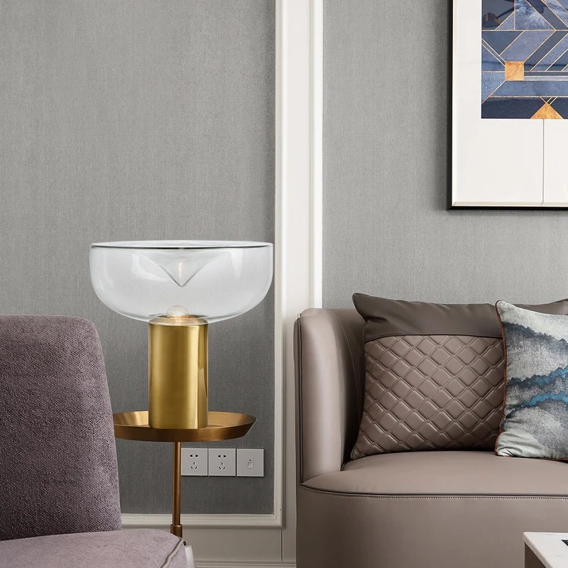 Moderne Glas Akzent Tischlampe mit goldener Basis