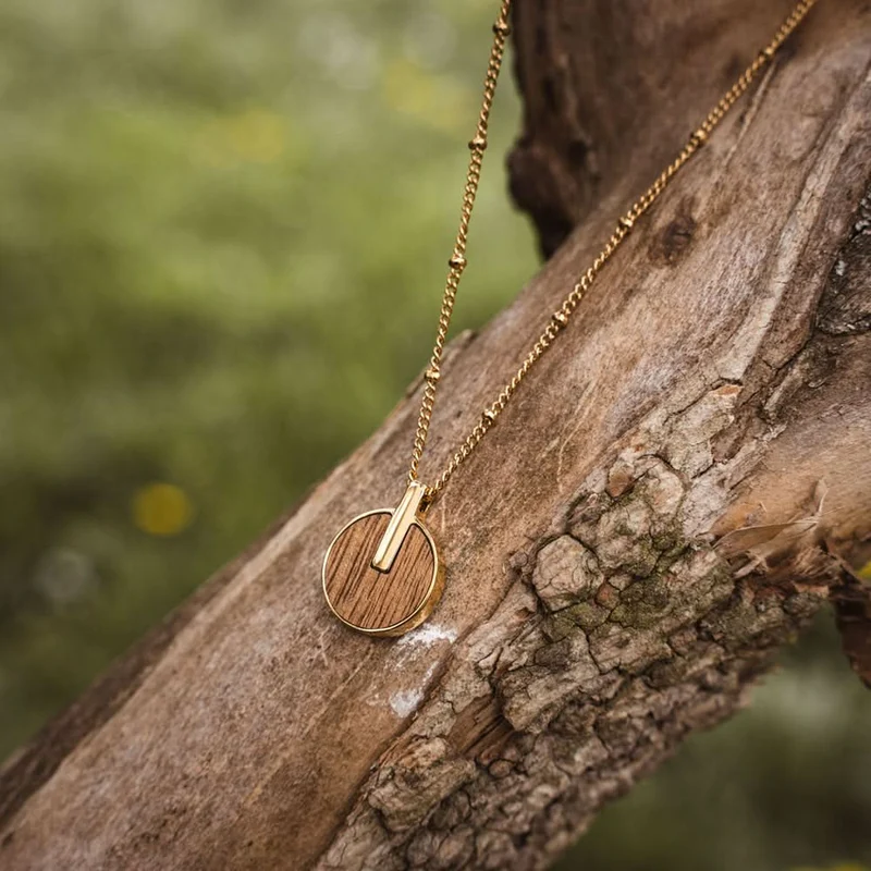 Opacity Halskette mit rundem Holz Anhänger - Holzkern Modell: Jewelry