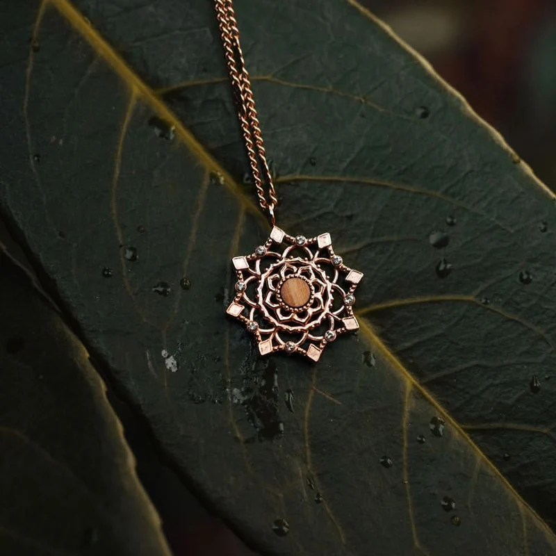 Aphonia Halskette Schneeflocken Anhänger - Holzkern Modell: Jewelry