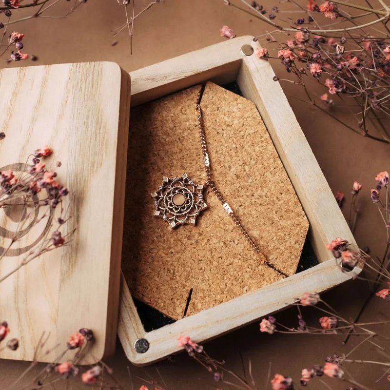 Aphonia Halskette Schneeflocken Anhänger - Holzkern Modell: Jewelry