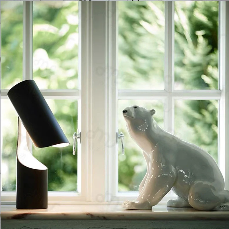 Moderne gebogene Schreibtischlampe
