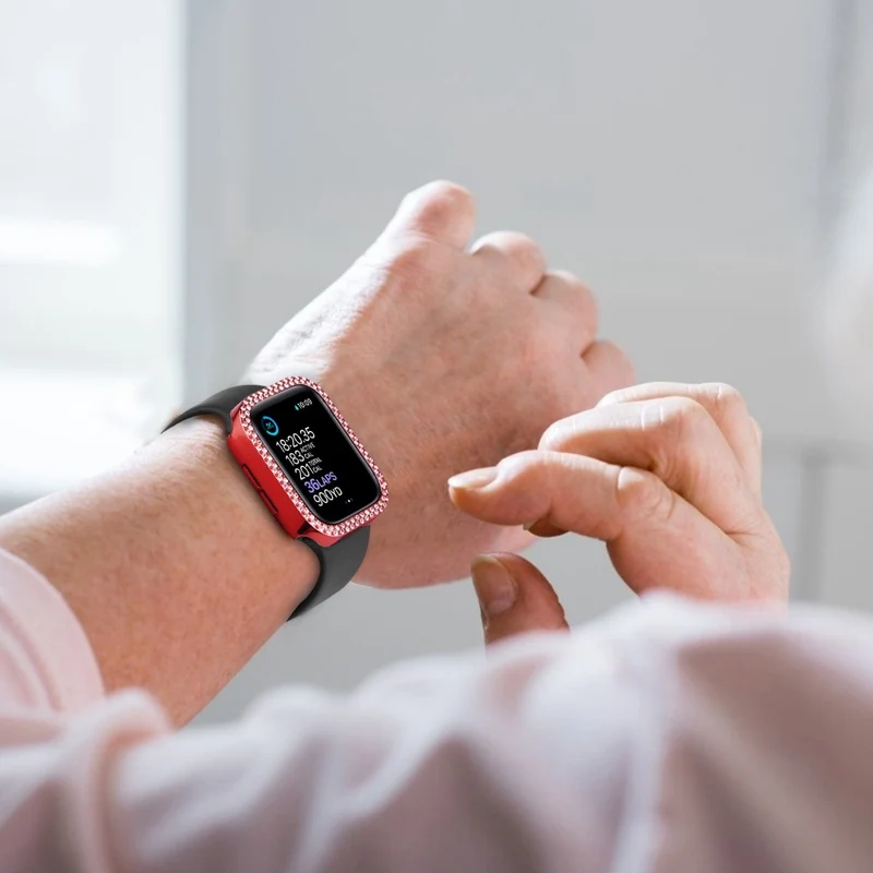Auffallend Nett Apple Watch Series 8 (45mm) / Apple Watch Series 7 45mm Hülle mit Displayschutz in Plastik, Strass und Gehärtetes Glas