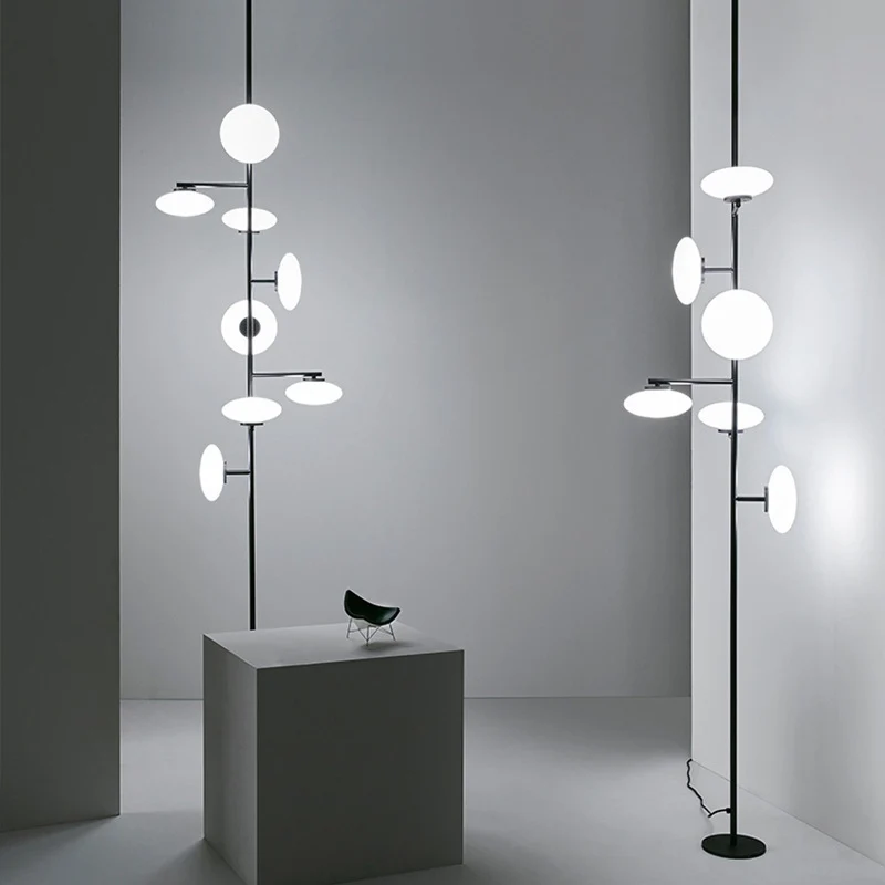 Zeitgenössische Künstlerische Stehlampe