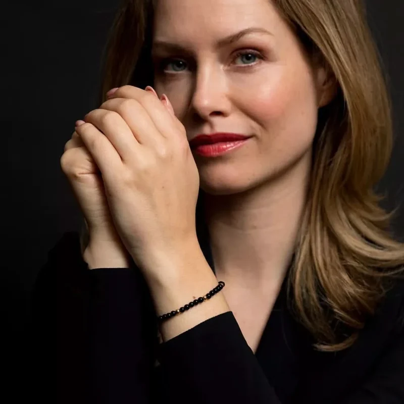 Armband aus schwarzen und goldfarbenen Edelsteinen mit Edelstahlverschluss - Rebel&Rose Modell: RR-40043-G-M