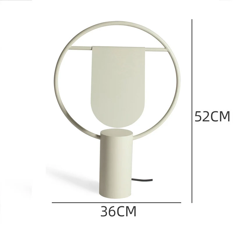 Künstlerische Tischlampe mit einzigartiger Silhouette