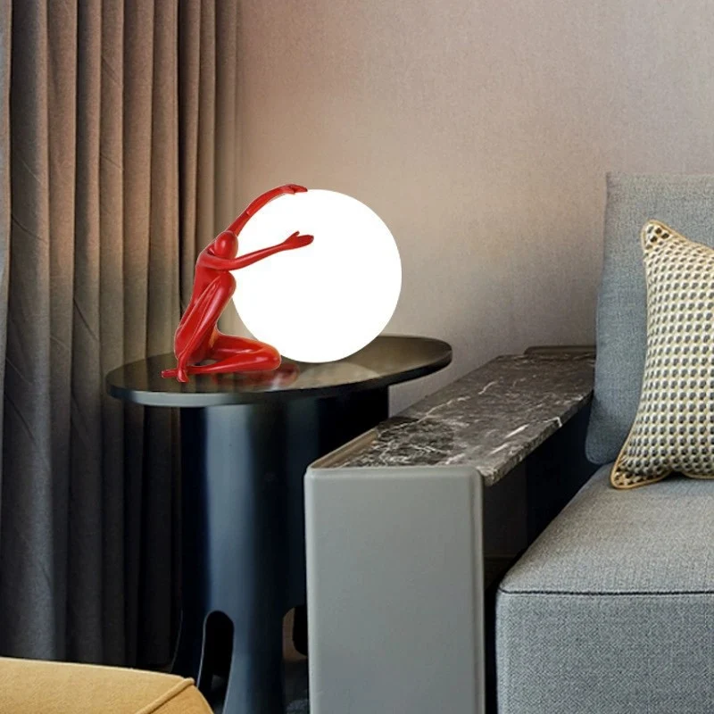 Künstlerische Tischlampe mit einzigartigem skulpturalem Design