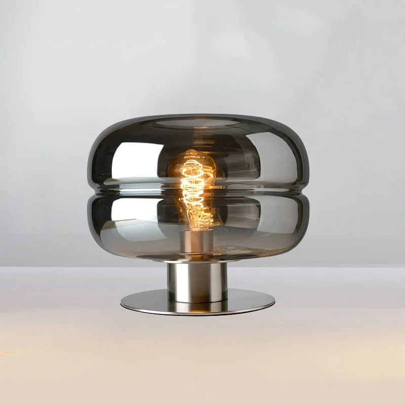 Künstlerische Tischlampe mit einzigartigem Glasdesign
