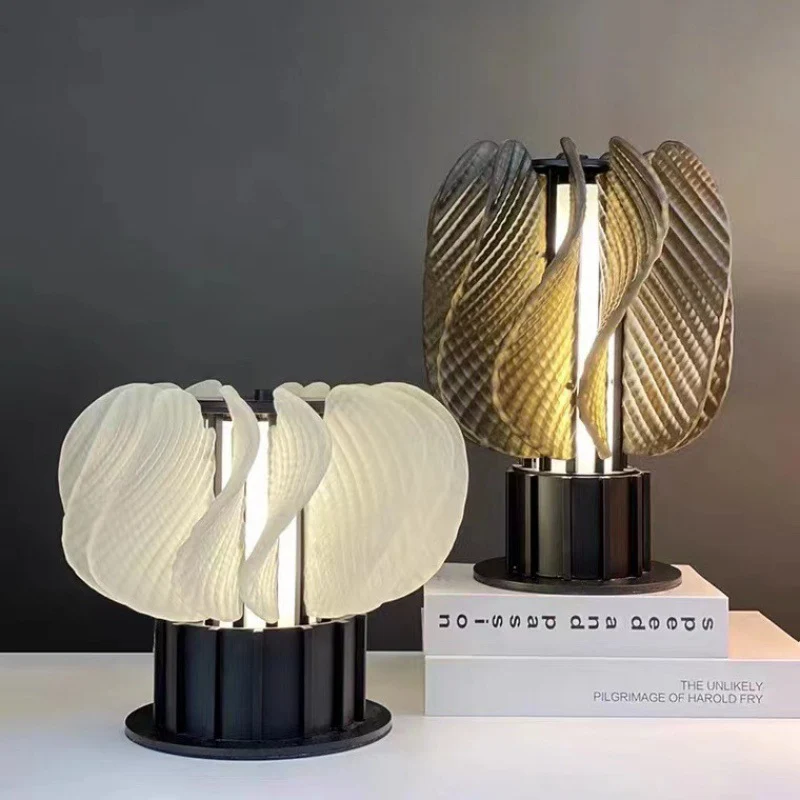 Dekorative Tischlampe mit modernem Design