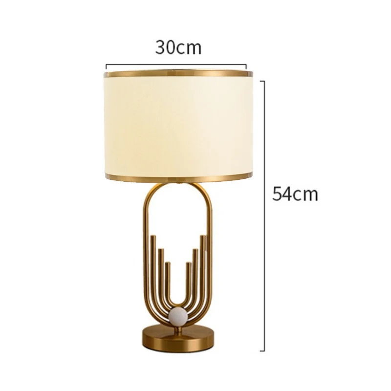 Künstlerische Tischlampe mit Gold- und Cremetönen