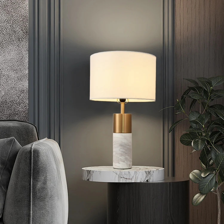 Zeitgenössische Marmor- und Metall-Tischlampe