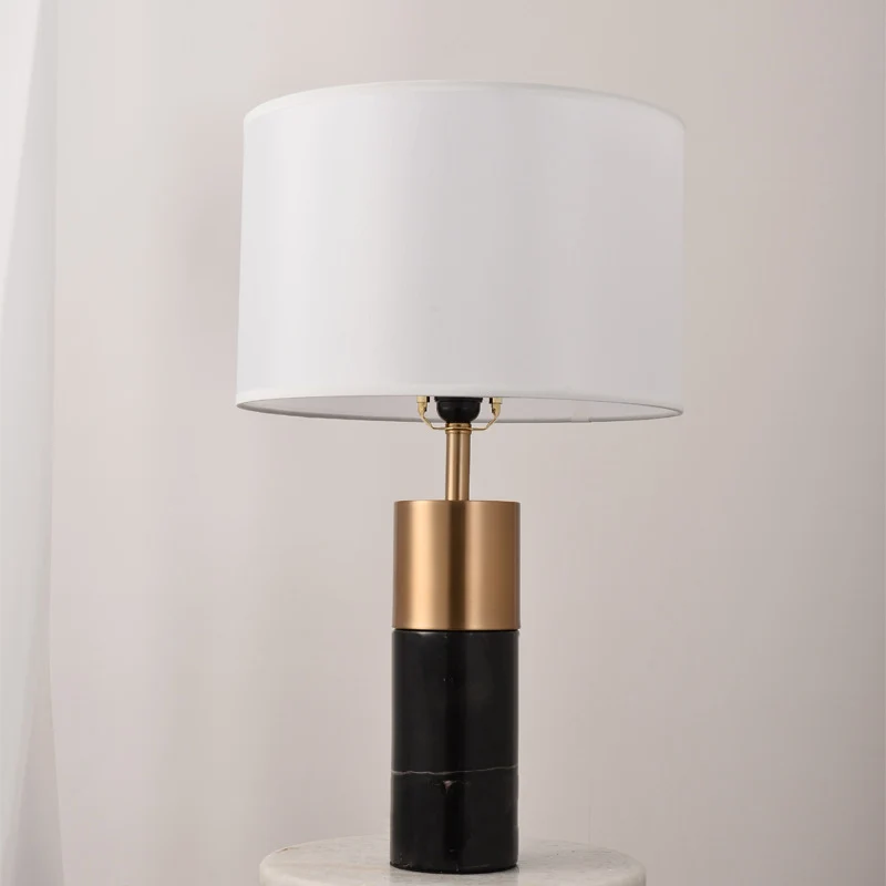 Zeitgenössische Marmor- und Metall-Tischlampe