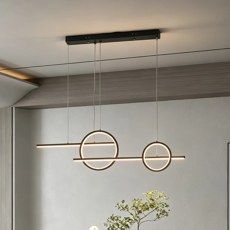 Moderne lineare Pendelleuchte