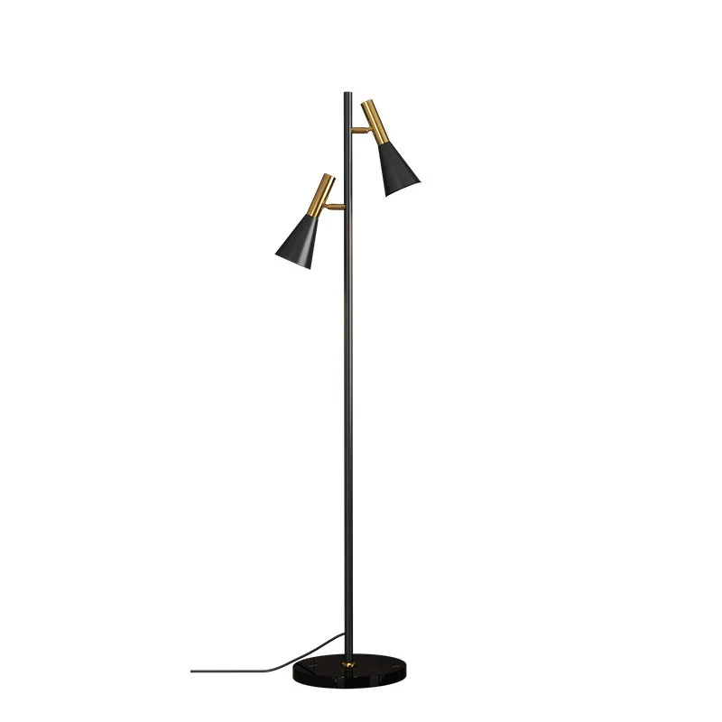 Verstellbare Stehlampe mit doppelten Schirmen