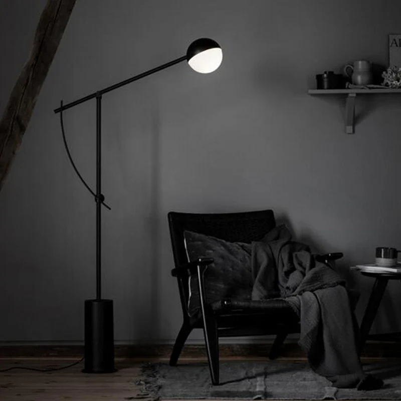 Verstellbare Bogenstehlampe mit stilvollem Design