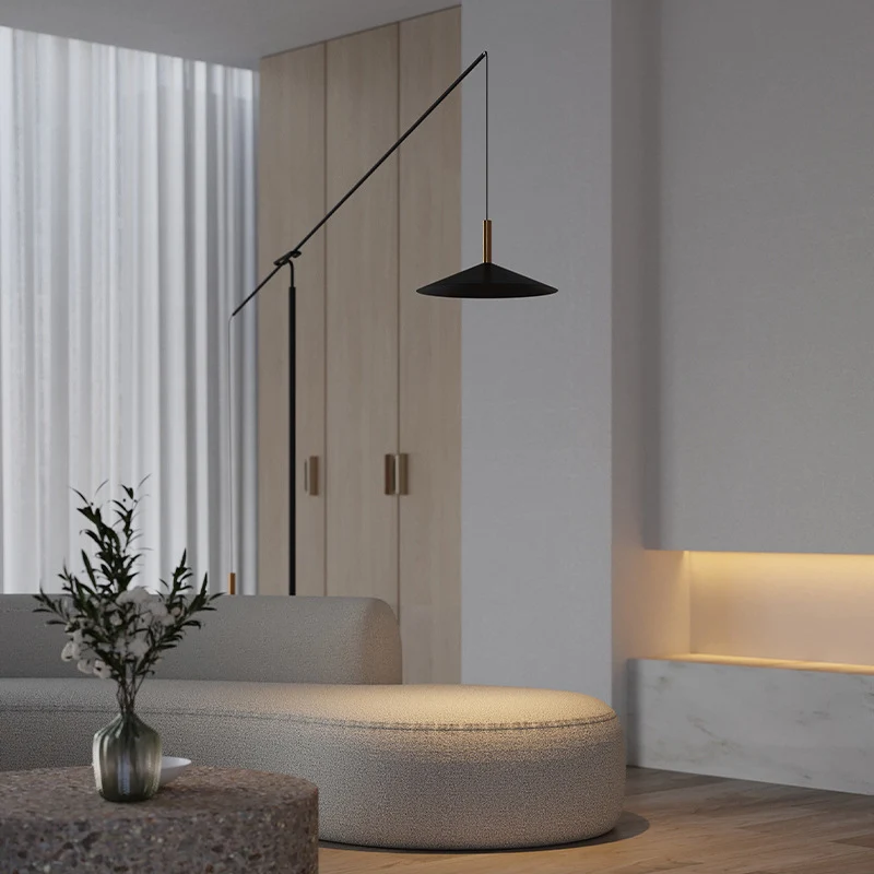 Verstellbare Bogenstehlampe mit minimalistischem Design