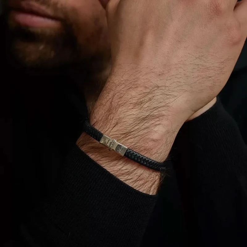 Armband aus 7mm dickem, schwarzem Leder mit Silberverschluss - Rebel&Rose Modell: RR-L0139-S-L