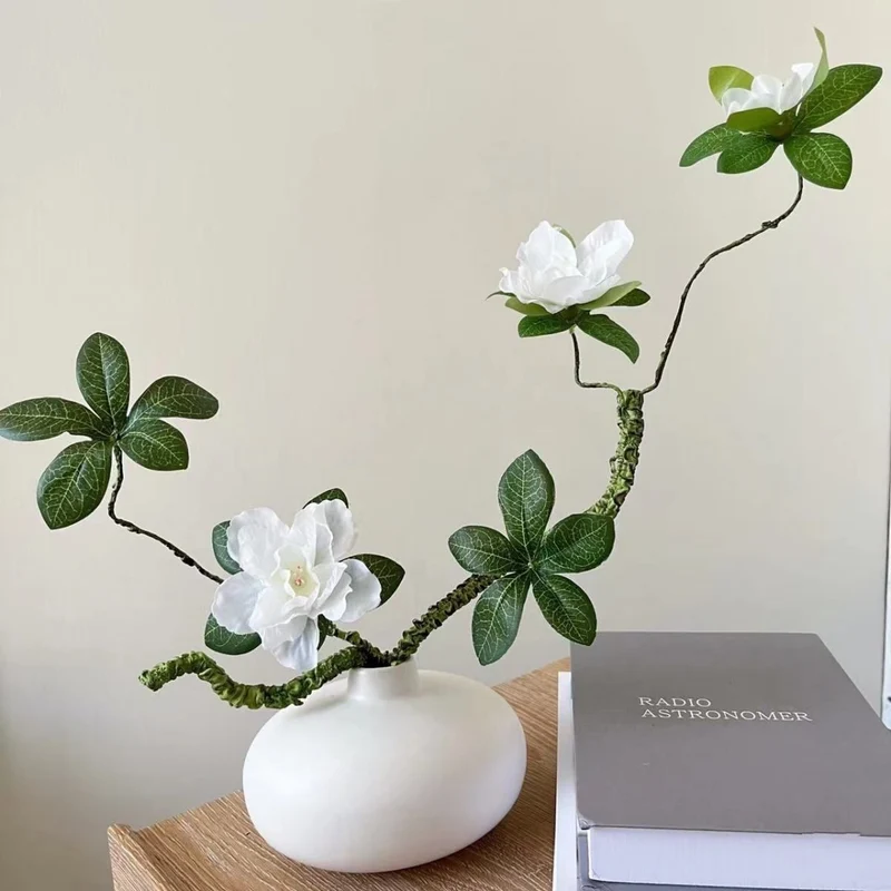 Dekorative Faux Blumenarrangement