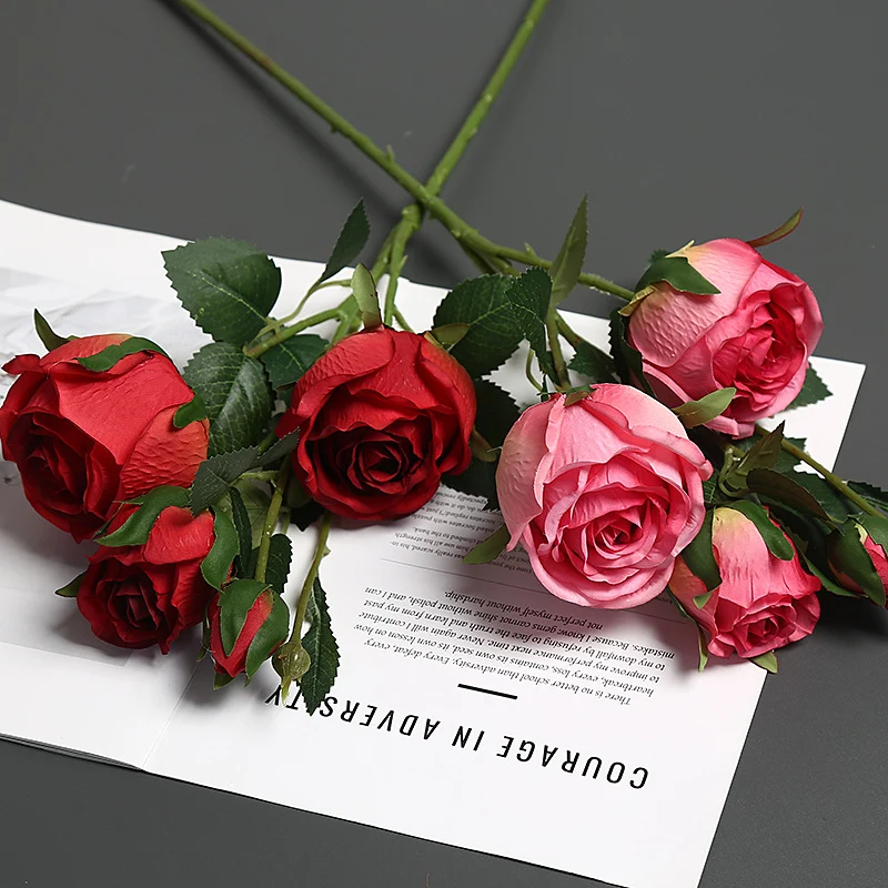 Realistische Künstliche Rosenanordnung