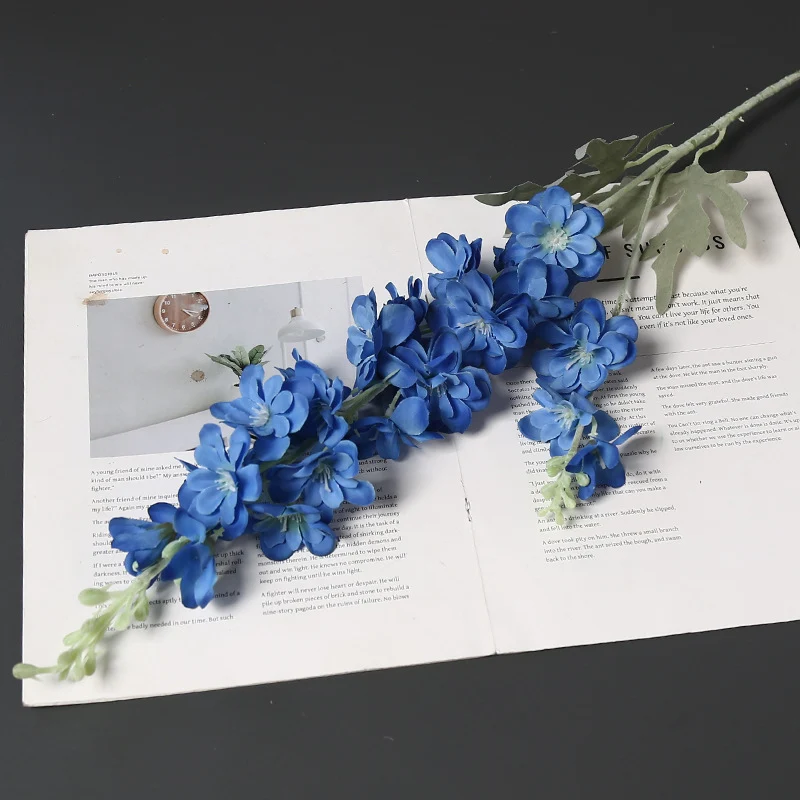 Realistischer künstlicher Blumenstängel